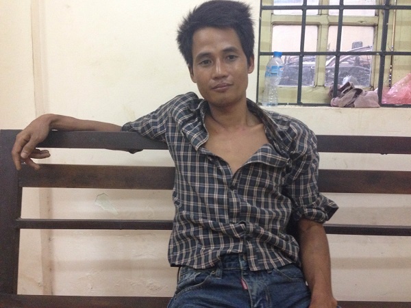 Thanh nien treo len bao thap cao 11 tang bi xu ly the nao? hinh anh