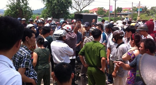 Nguoi phu nu bi cuop dam trong thuong luc rang sang hinh anh