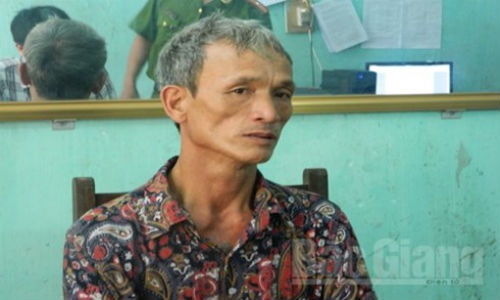 Nguoi chong cat dut gan tay, chan vo dau thu vi thuong con hinh anh