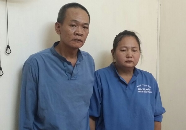 Vo buon ma tuy, chong gam sung trong nha phong than hinh anh