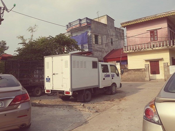 Cu ong 90 tuoi tu vong trong tu the bi troi hinh anh