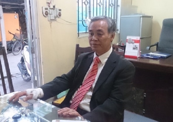 Khoi to Chu tich HDQT truong tieu hoc chem nhan vien bao ve hinh anh