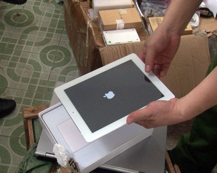 Xe ôtô chở hàng lậu ảnh 1 Xe oto cho hang lau anh 1