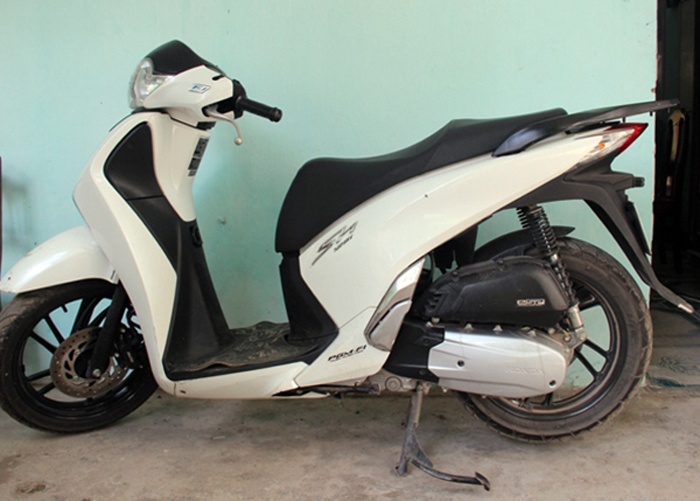 Thanh nien chay SH cuop giat 5 chi vang cua co gai hinh anh