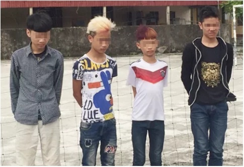 ném đá xe ôtô ảnh 1 nem da xe oto anh 1