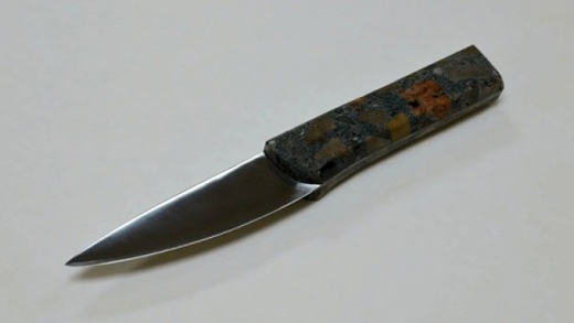 Nu giao vien bi dam, chong tu vong trong tu the treo co hinh anh