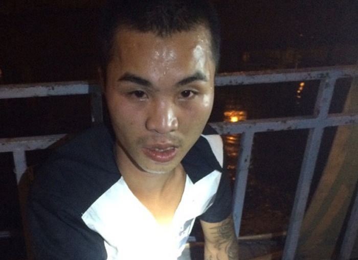 Canh sat 141 bat nong nghi pham trom xe tay ga hinh anh