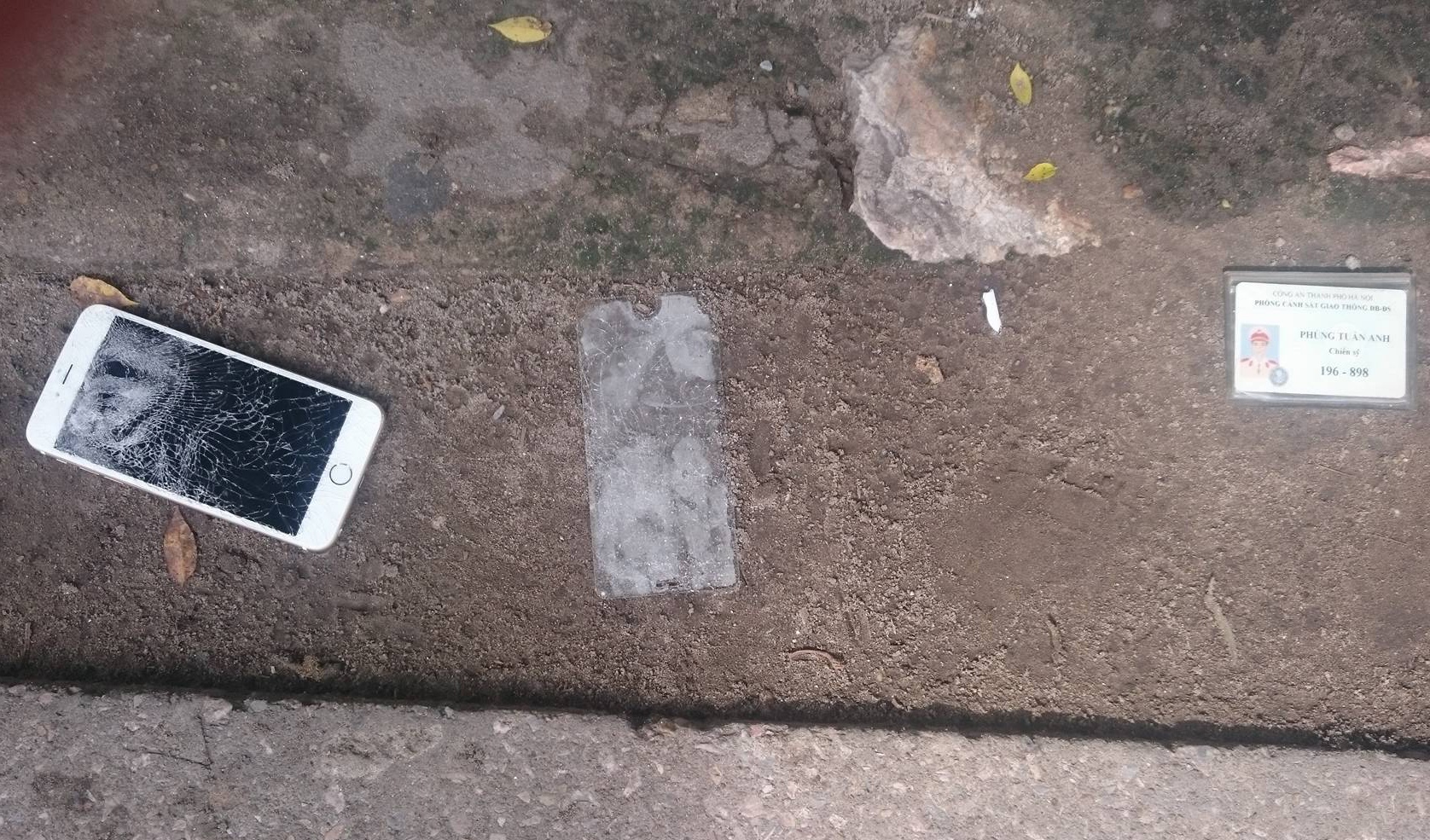 đập vỡ iPhone 6 của CSGT ảnh 1 dap vo iPhone 6 cua CSGT anh 1