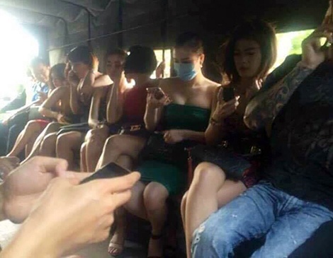 dot kich bar Ruby anh 10