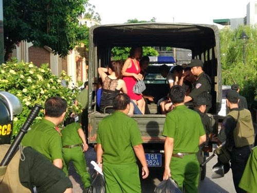 dot kich bar Ruby anh 9