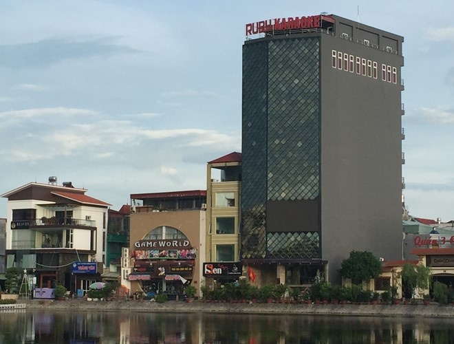 Thác loạn ở đất Cảng ảnh 2 Thac loan o dat Cang anh 2