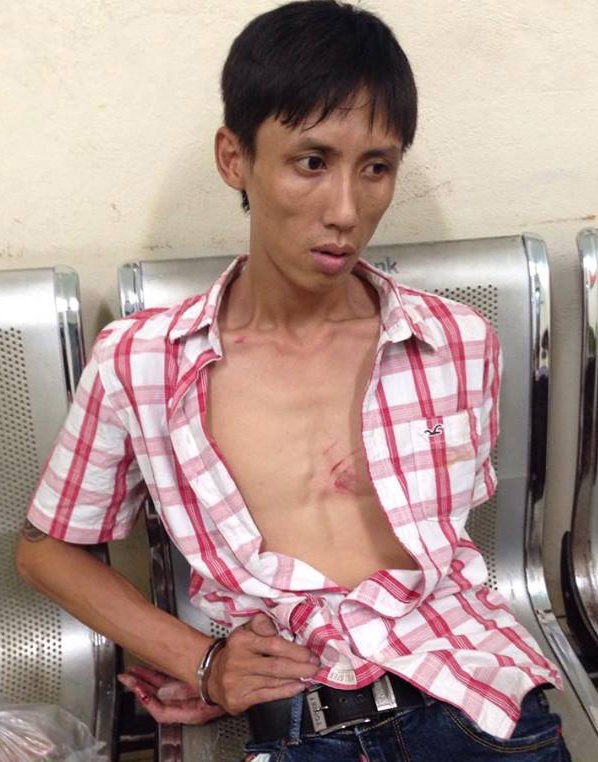 Lao xe vào cảnh sát ảnh 1 Lao xe vao canh sat anh 1