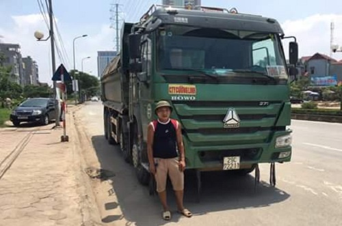 CSGT chan xe tai gay tai nan chet nguoi roi bo chay hinh anh