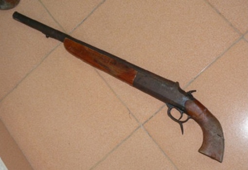 Giang ho lai oto, dung sung hoa cai ban doi thu hinh anh