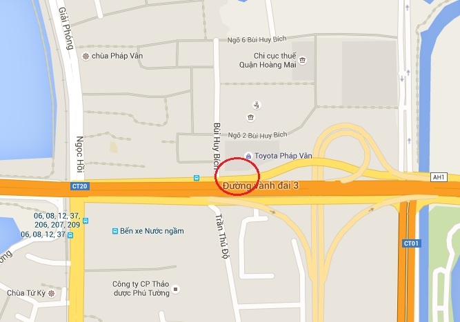 xe 7 chỗ rơi đường vành đai 3 ảnh 2 xe 7 cho roi duong vanh dai 3 anh 2