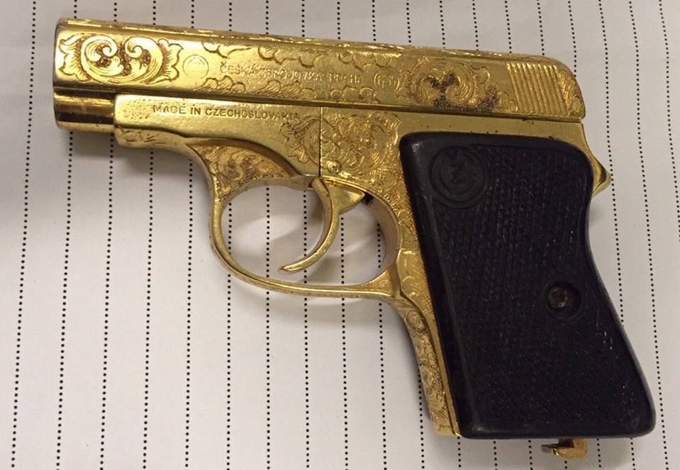 Ke co 4 tien an mang sung ngan gap phai canh sat co dong hinh anh