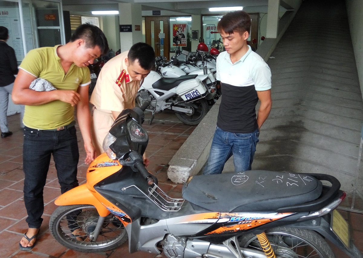 Bat ngo nhan lai xe may sau 6 nam bi mat hinh anh