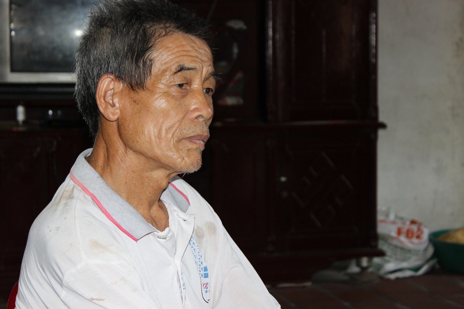 Cu ong 81 tuoi bi an oan anh 2