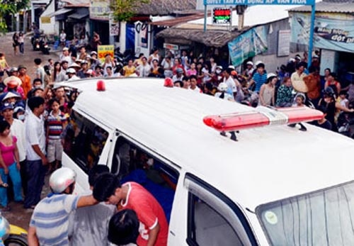 Co gai loa the tu vong bat thuong trong nha nghi hinh anh