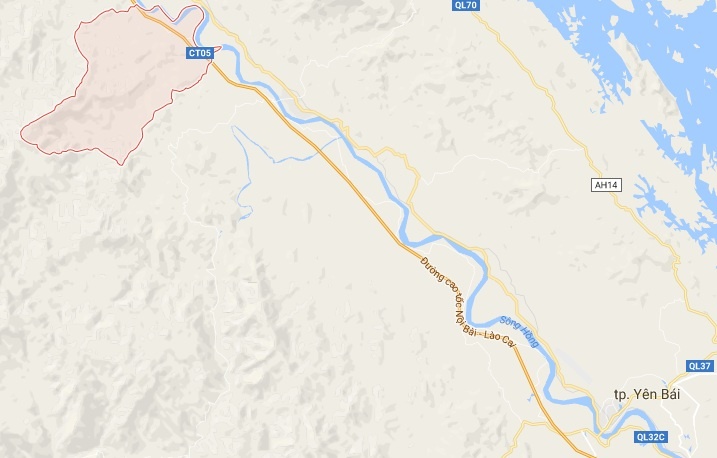 xe bon dam xe khach anh 1