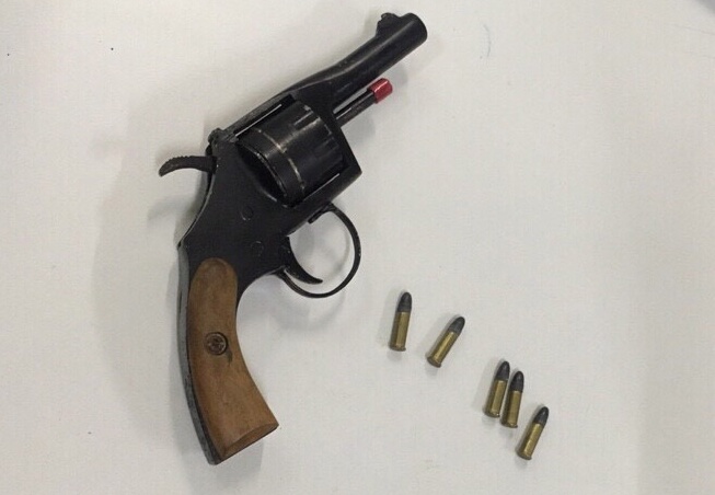 Mang súng đi đòi nợ ảnh 2 Mang sung di doi no anh 2