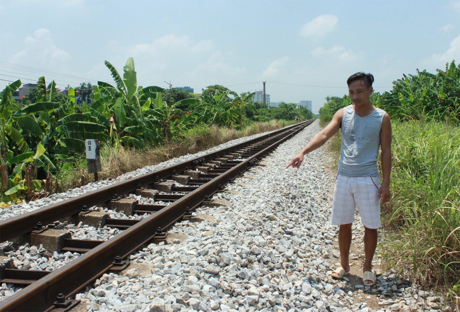 Cô gái thuê chặt chân tay ảnh 1 Co gai thue chat chan tay anh 1