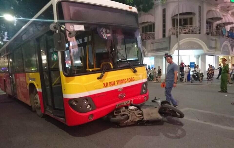 Co gai bi xe buyt tong tu vong canh ho Hoan Kiem hinh anh