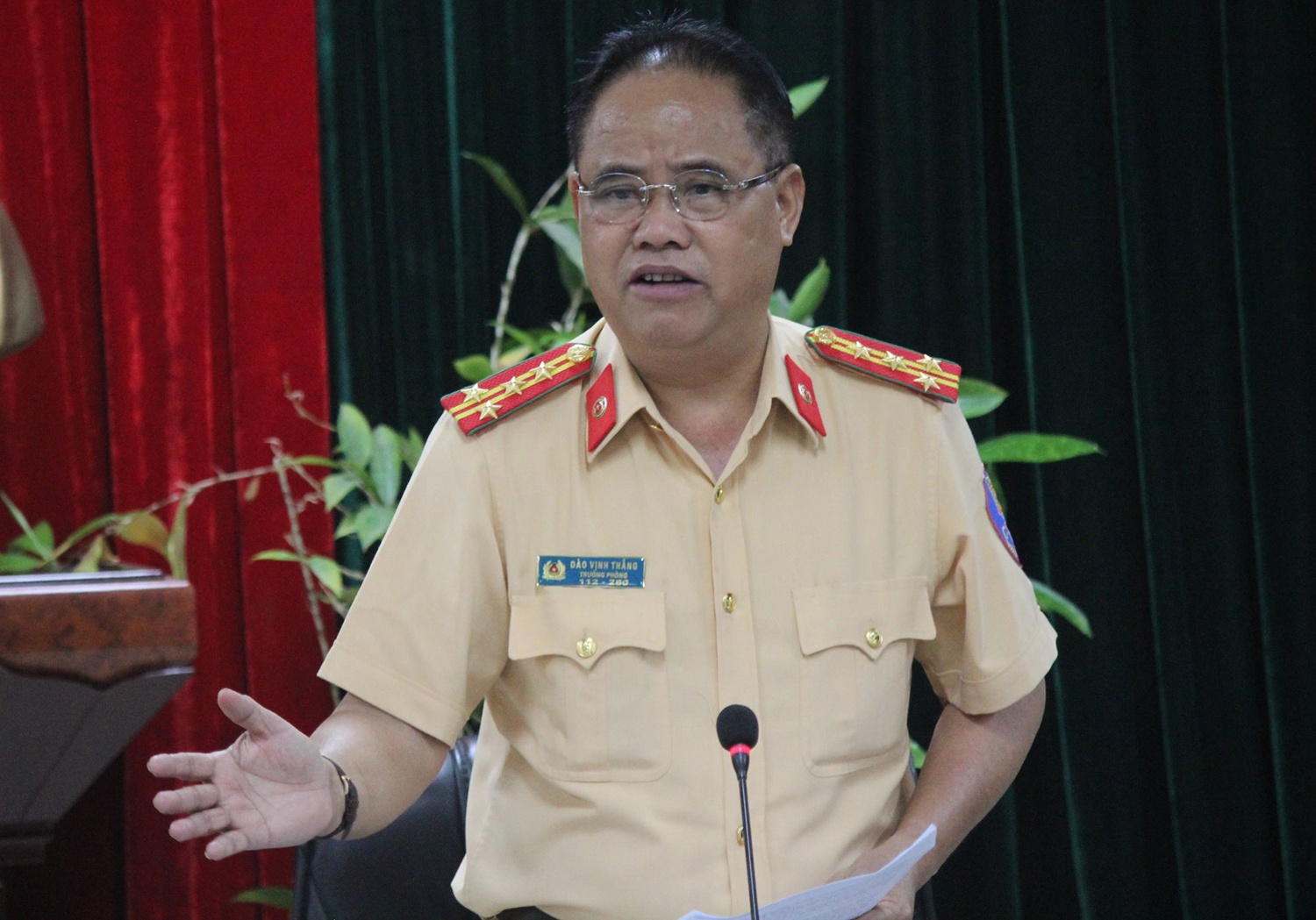 cam duong tuyen pho di bo anh 1