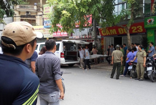 Nam sinh vien nghi bi trom sat hai trong can nha 4 tang hinh anh