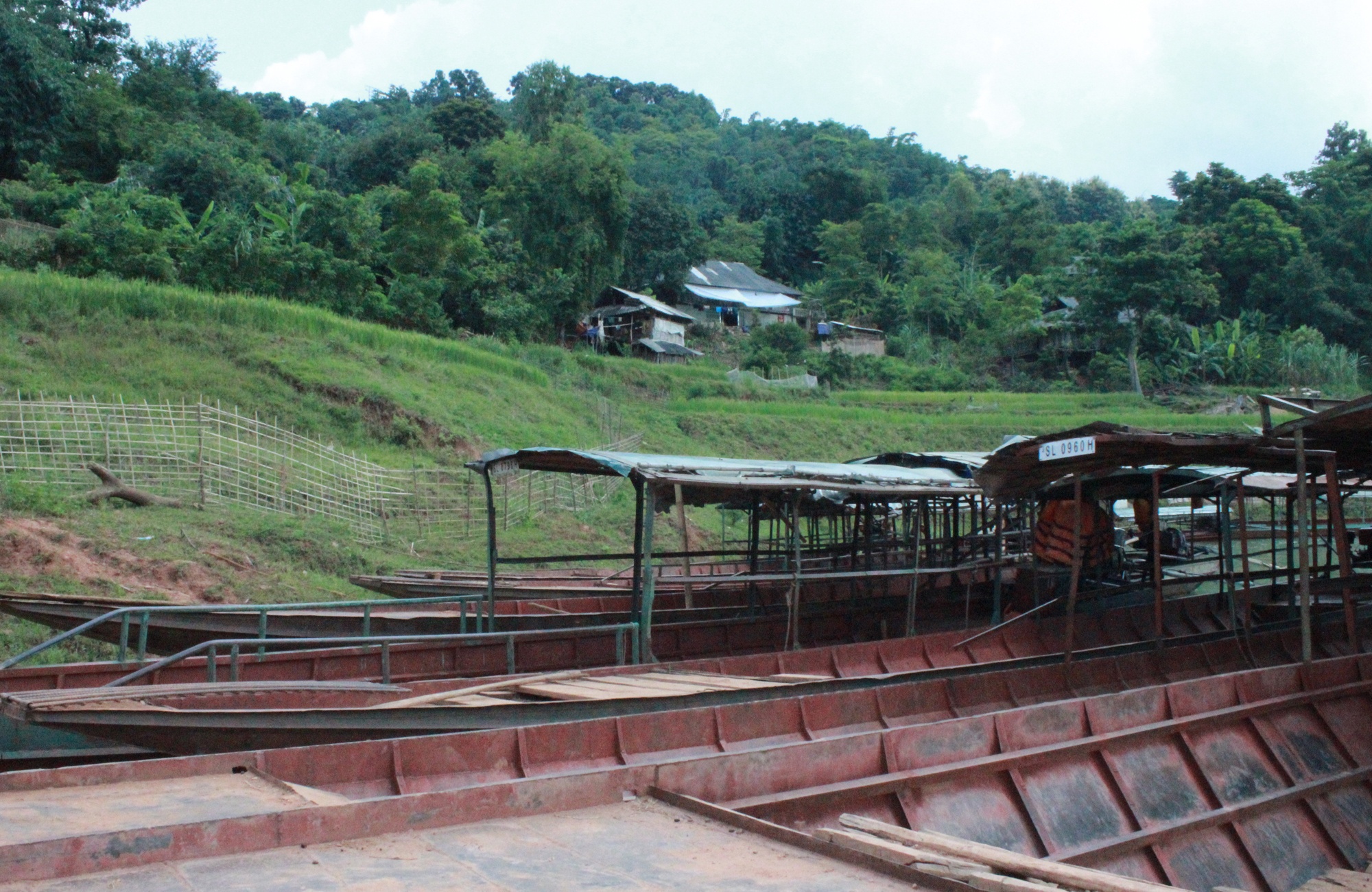 cho xac bang xe may o Son La anh 1