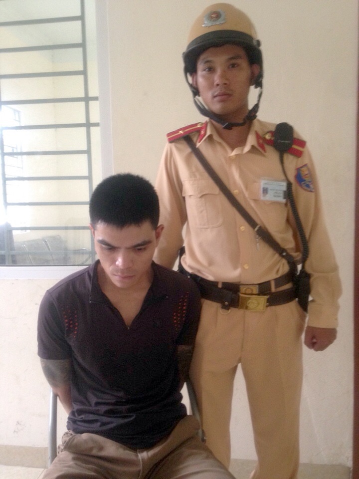 CSGT bắt cướp ảnh 1 CSGT bat cuop anh 1