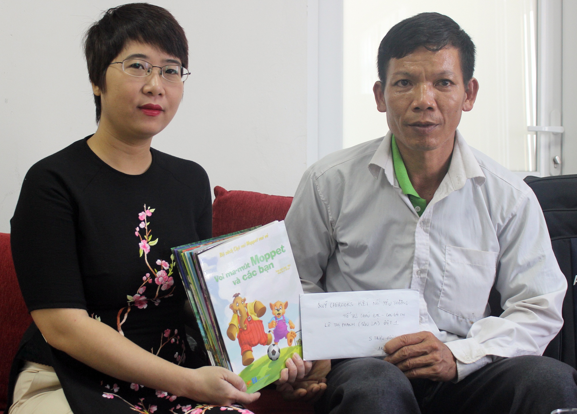 Khat vong cua gia dinh be gai vu cho thi the bang xe may hinh anh