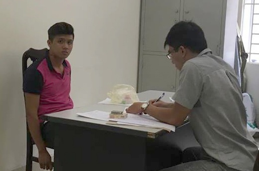 9X vi pham luat giao thong tan cong canh sat hinh anh