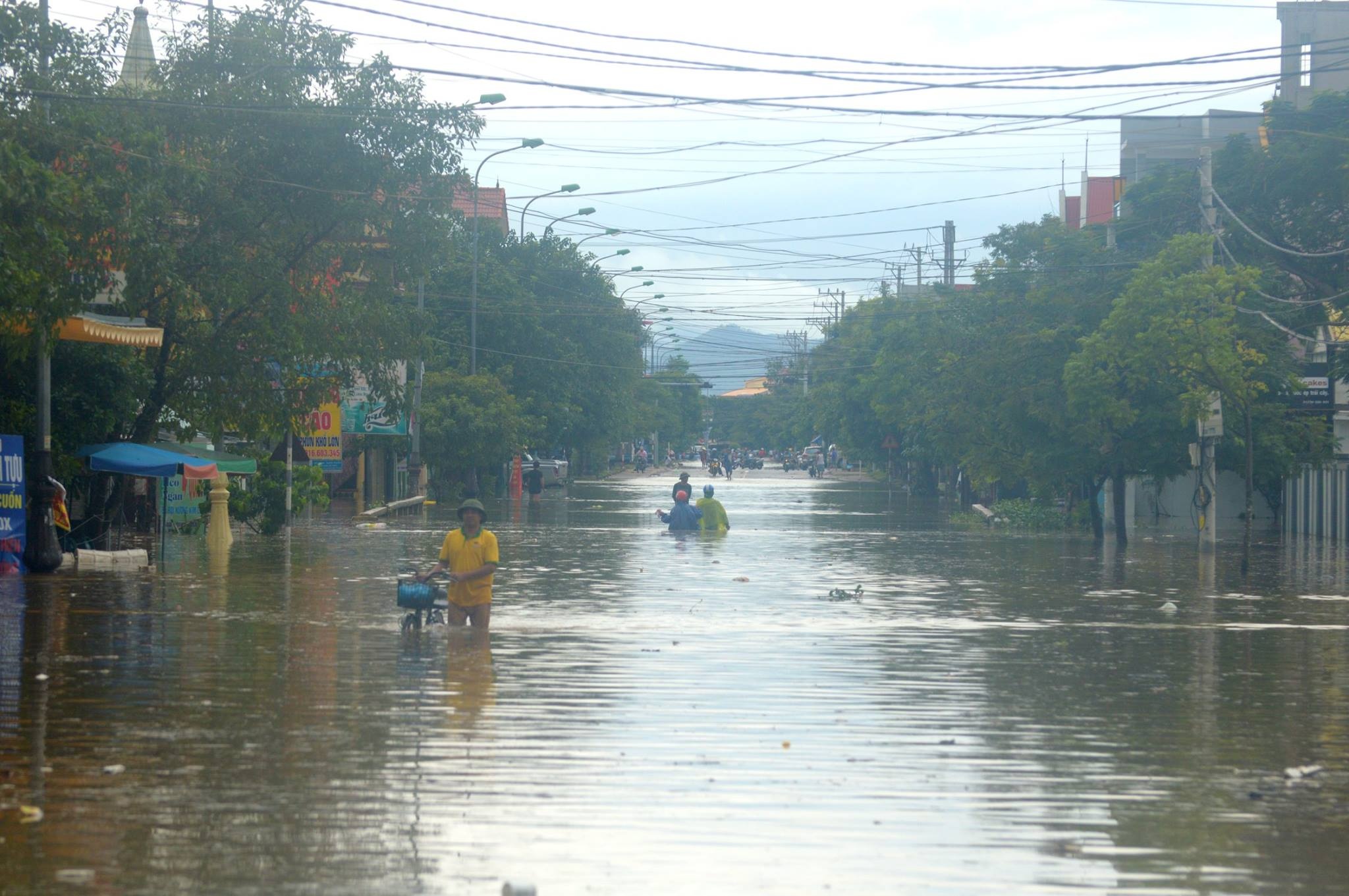 2 anh em bi lu cuon o Quang Binh anh 2