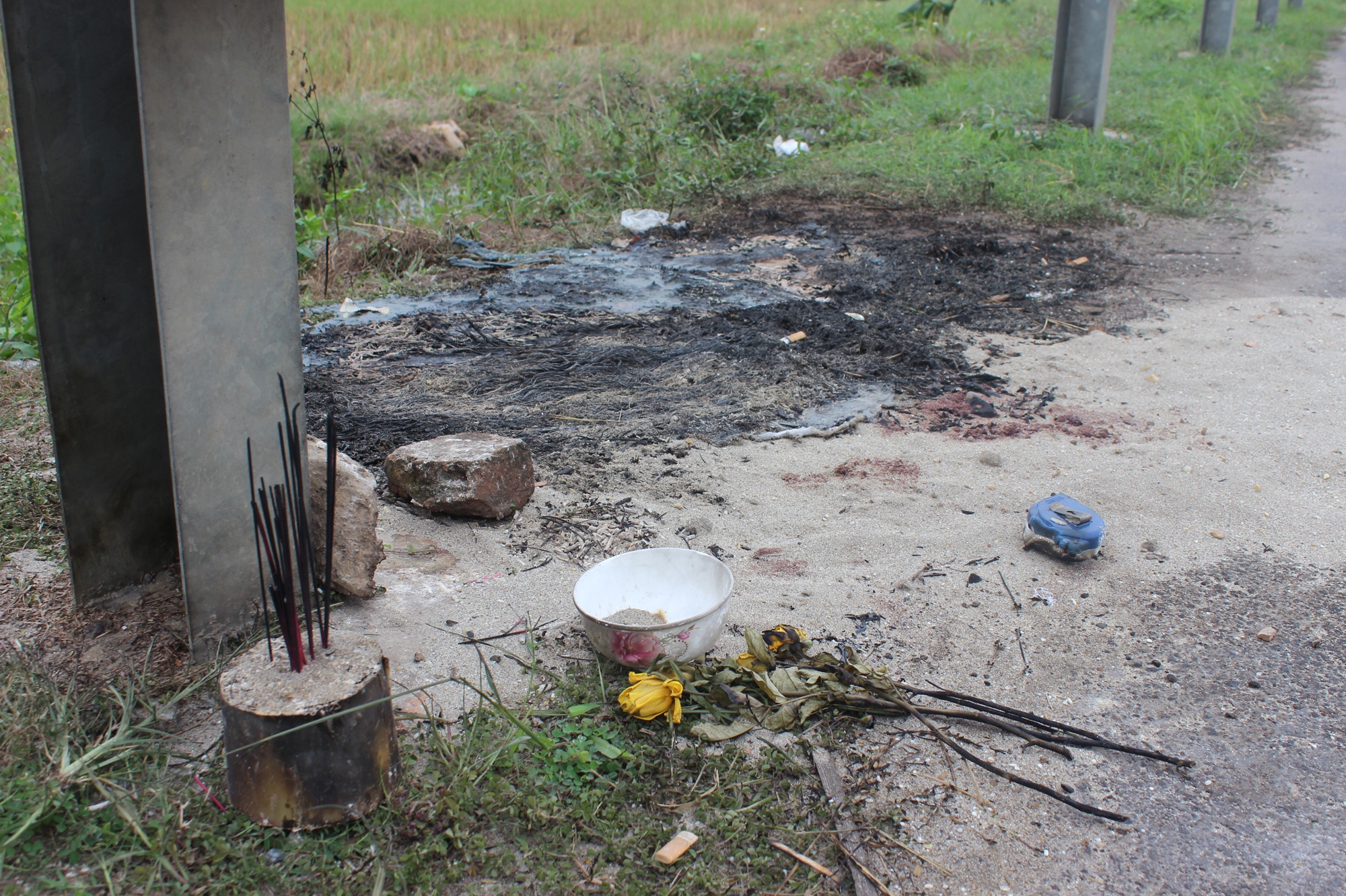 Hien truong nguoi phu nu di xe SH tu vong anh 4