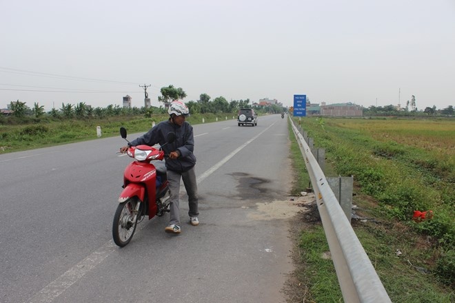 Co gai di SH nghi bi chem anh 1