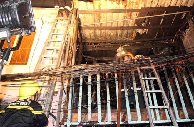 Người gây cháy phố Tây ảnh 1 Nguoi gay chay pho Tay anh 1