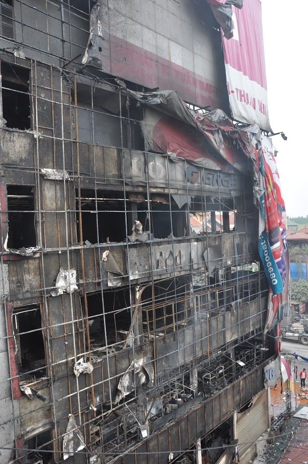 chay sieu thi dien may Xuan Mai anh 12