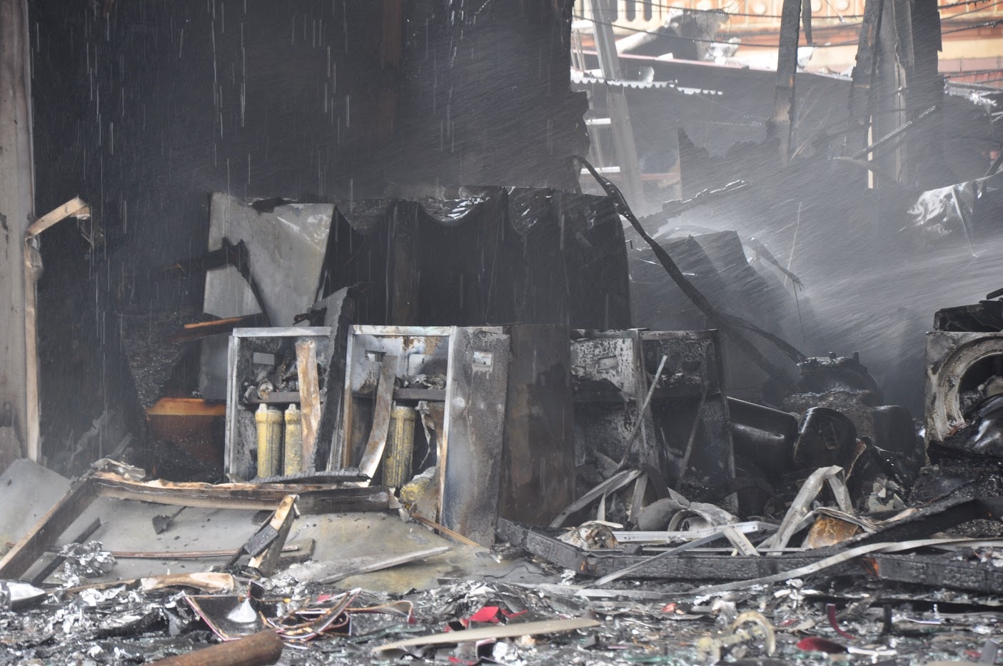 chay sieu thi dien may Xuan Mai anh 6