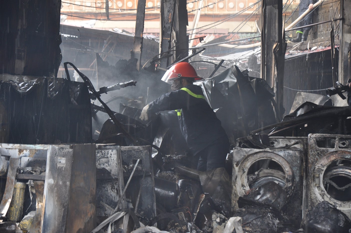 chay sieu thi dien may Xuan Mai anh 8