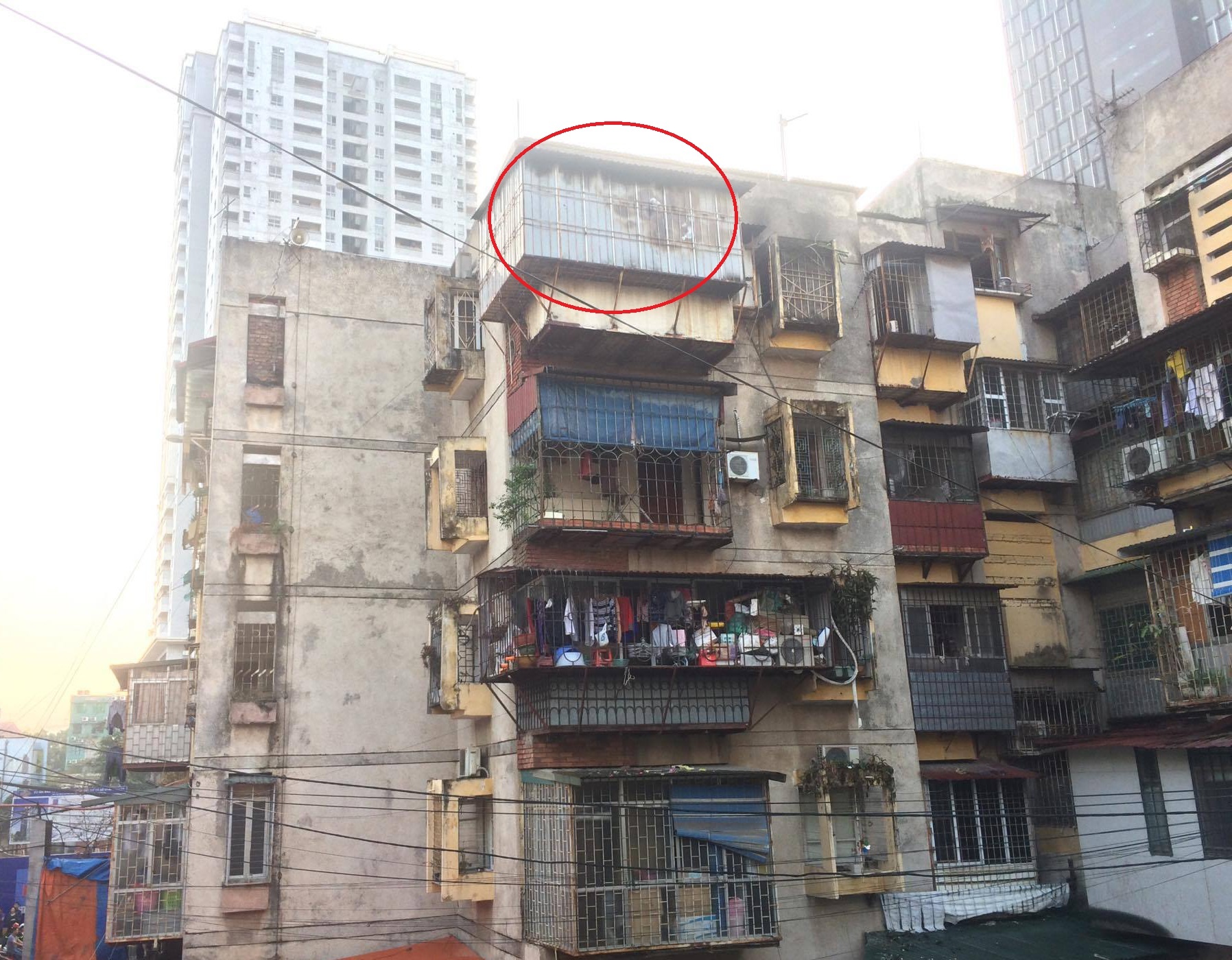 cháy tập thể ở Láng Hạ ảnh 1 chay tap the o Lang Ha anh 1