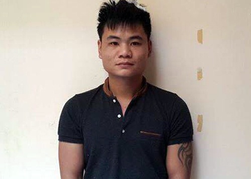 Sung K54 da len dan trong oto cua nghi can 9X buon ma tuy hinh anh