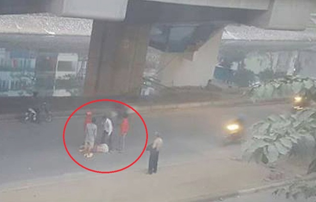 roi tu nha ga duong sat tren cao anh 1