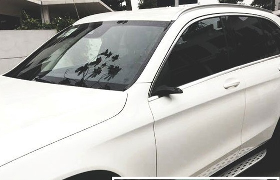 Loat oto sang bi mat guong trong khu do thi o Ha Noi hinh anh