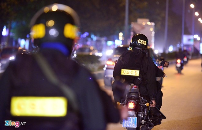 Theo chan CSCD tuan tra duong pho dem can Tet hinh anh