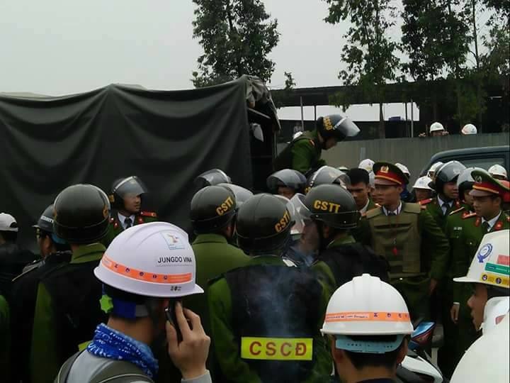 CSCD ung truc suot dem truoc nha may Samsung sau xo xat hinh anh