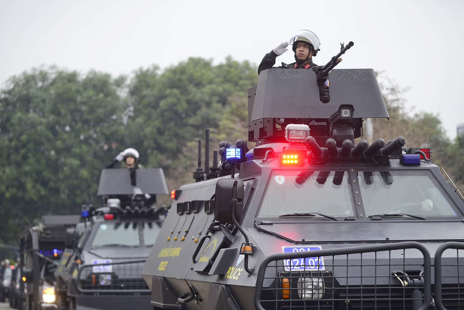 Canh sat dac nhiem co dong anh 3