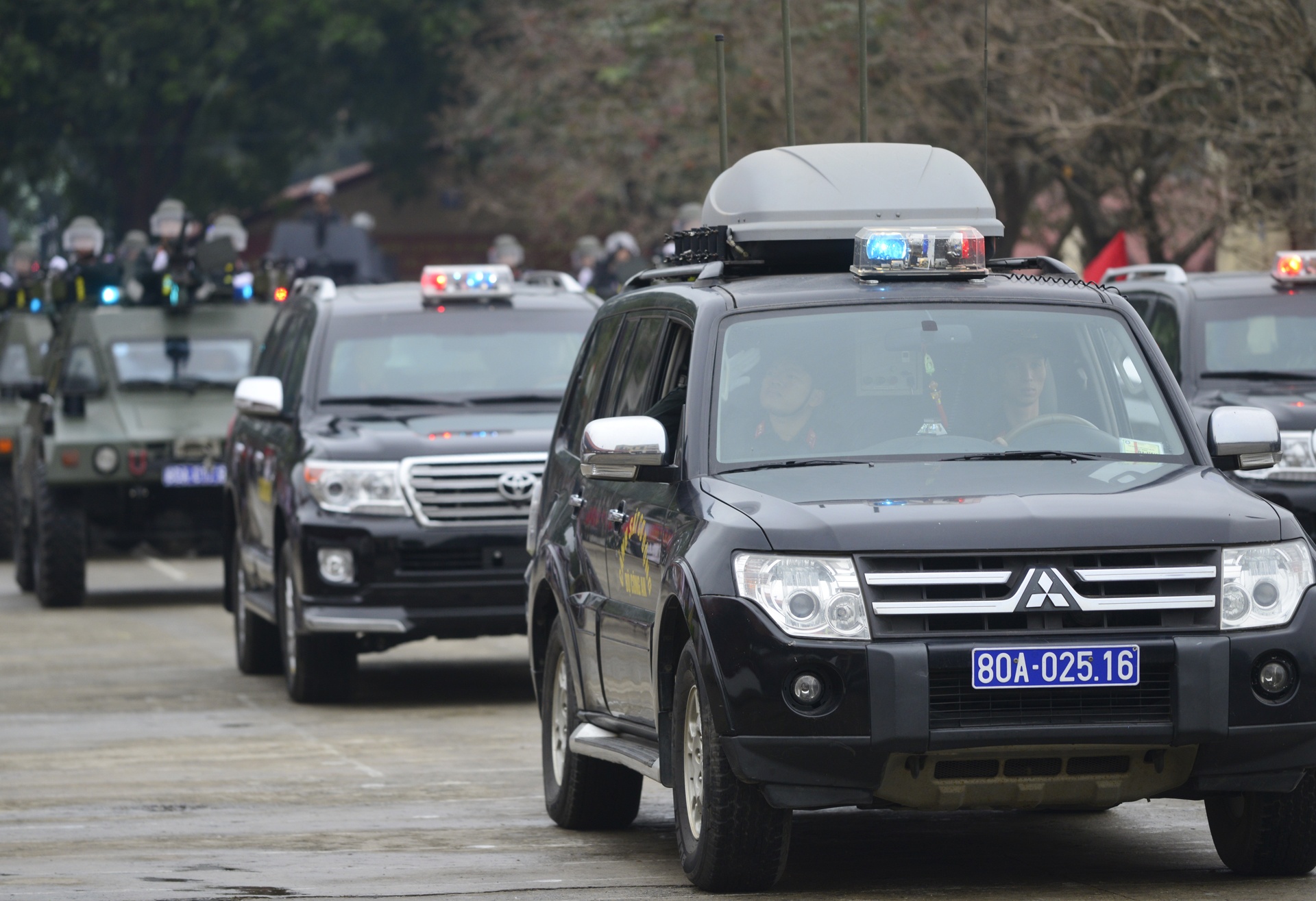 Canh sat dac nhiem co dong anh 4