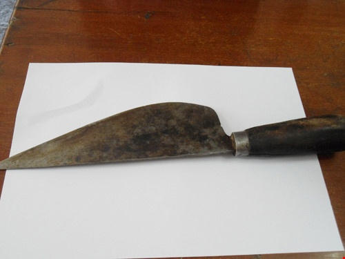 Nguoi no tien dam nu chu quan tap hoa tu vong hinh anh