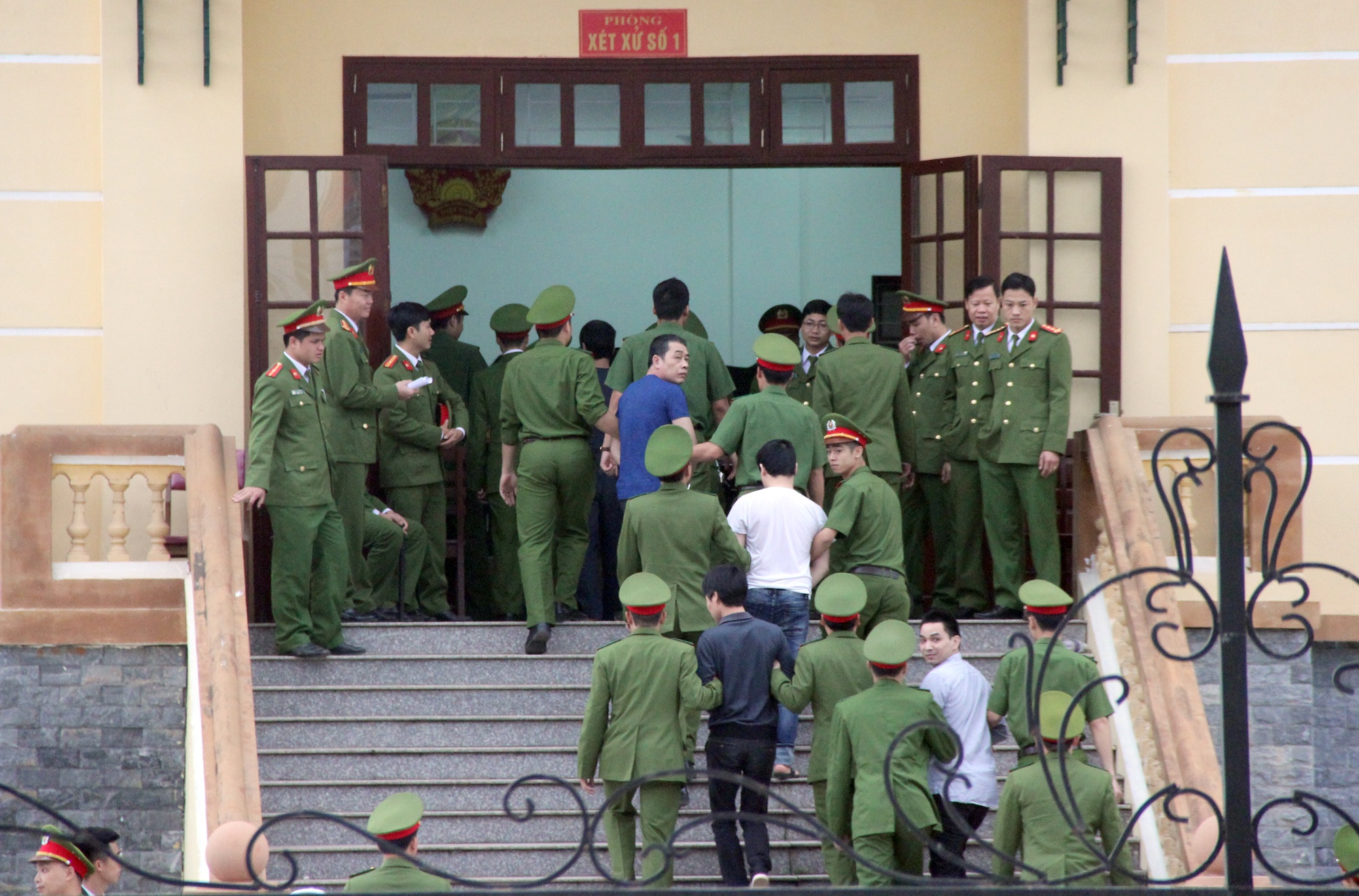 Xet xu 1400 banh heroin Hoa Binh anh 2